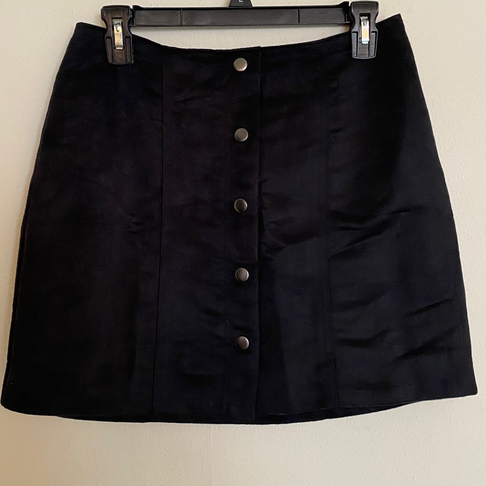 GAP Soft Black Zip Skirt with Buttons (0)